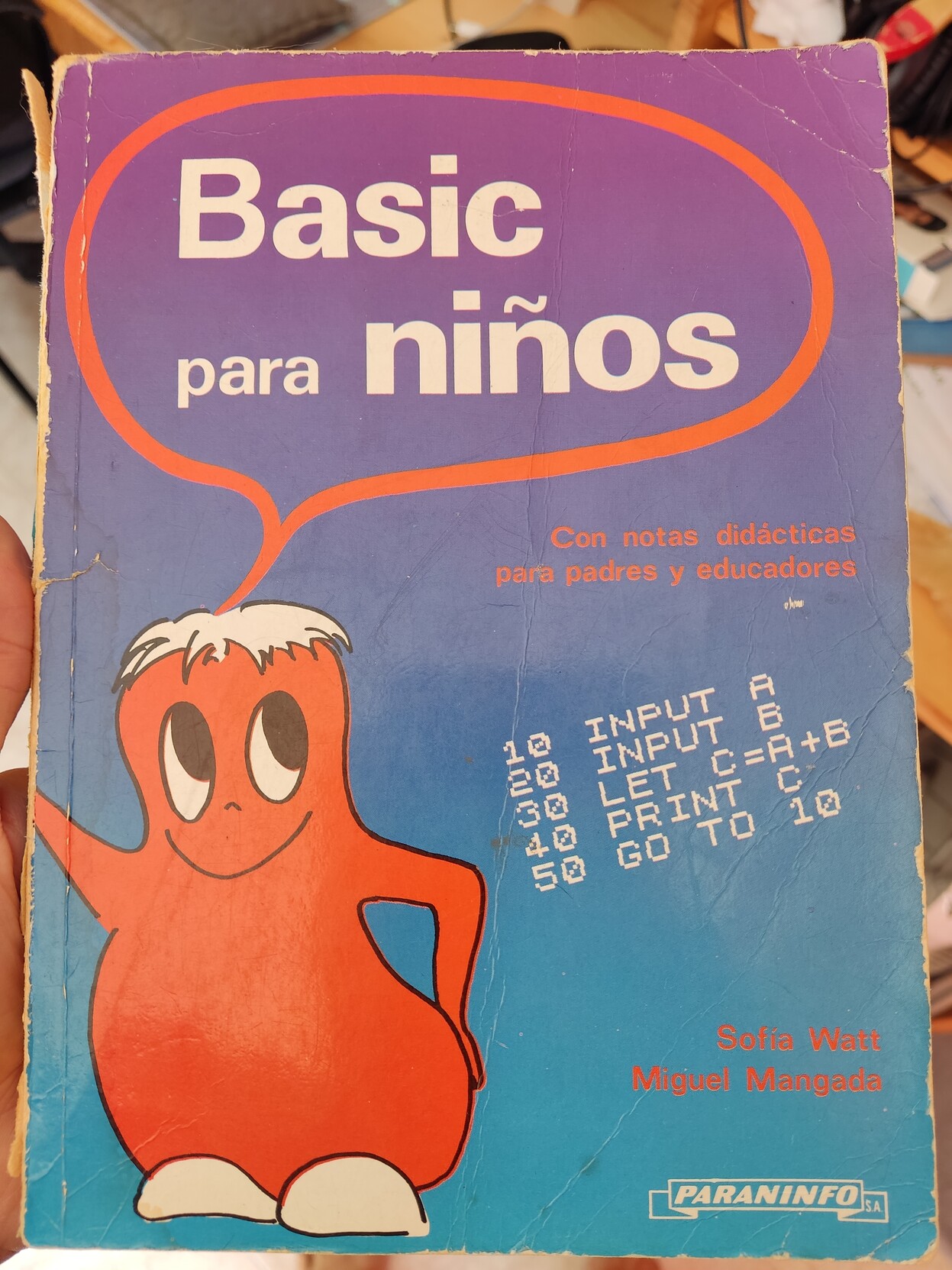 A photo of a children's book called "Basic para niños" (Basic for childrens)